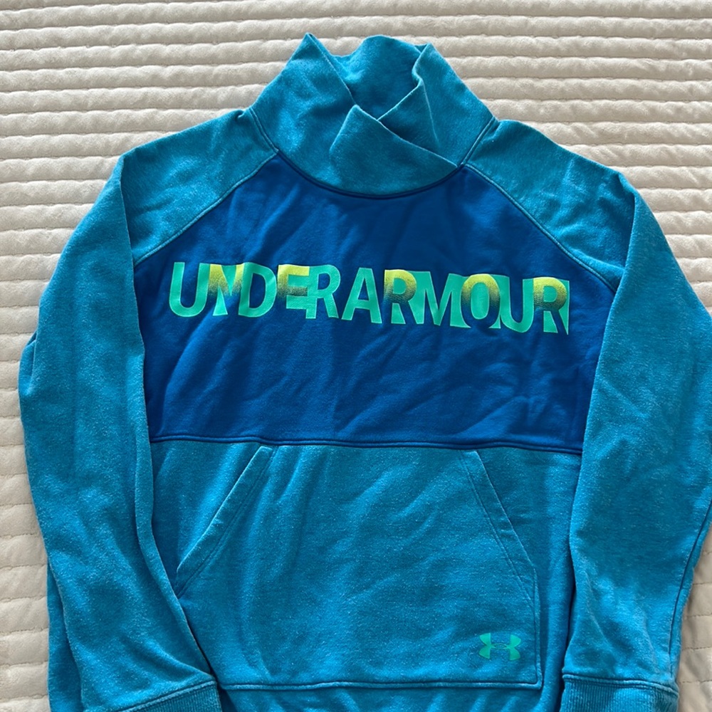 Under Armour youth sweatshirt. Great condition. Youth XL